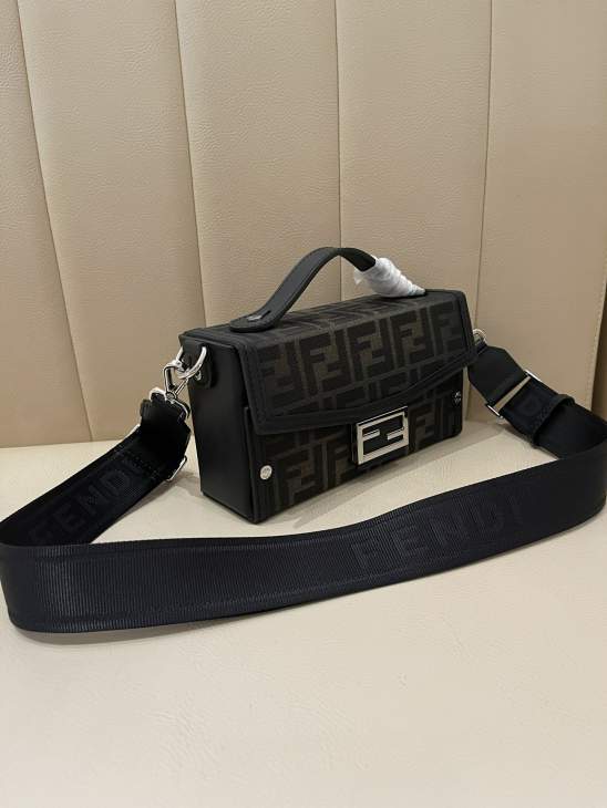 Picture of Fendi Handbags _SKUfw237492608fw